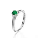 Pierścionek z białego złota ze szmaragdem AJPZ_131